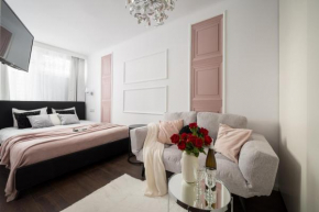 New Metropolis 2-bedroom Suite 900m to Central Station METRO RONDO ONZ